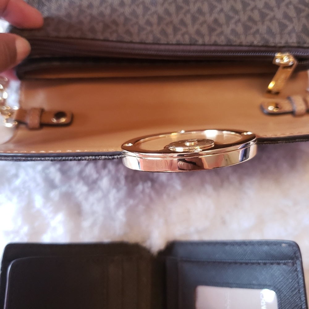 Sold - Picture 4 of 5